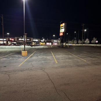 Bada Sushi - Parking area - Sushi Bars Near Me - Niles, Illinois