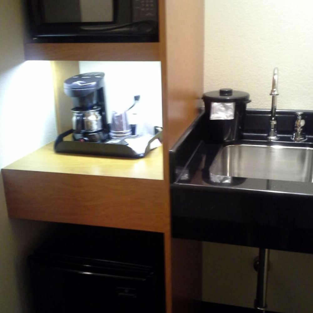 Fairfield by Marriott Inn & Suites Tehachapi - Microwave sink coffee maker and fridge! - Hotels Near Me - Tehachapi, California Fairfield by Marriott Inn & Suites Tehachapi - Microwave sink coffee maker and fridge! - Hotels Near Me - Tehachapi, California