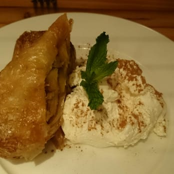 Beatrix - Streeterville - Warm Apple strudel - New American Near Me - Chicago, Illinois