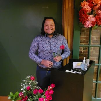 Casa Valijo - Amazing Everett and the roses! - Mexican Near Me - Torrington, Connecticut