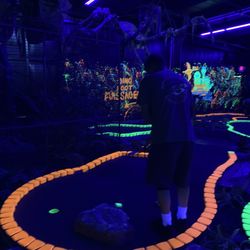 T-rex Jurassic Golf