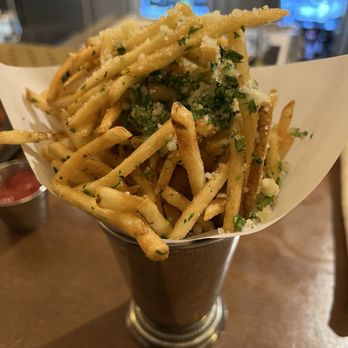 Hudson House - Cocktail Bars Near Me - Houston, Texas