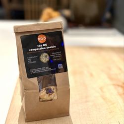 The Pod by Cocoa Compassion - Mood: 70% Cocoa Chunks