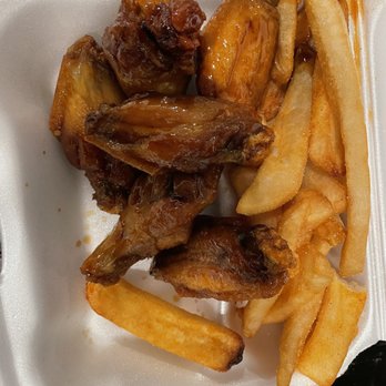 Wings Xpress - Chicken 1. 6 Wings, Fries and Drink - Seafood Near Me - Tampa, Florida Wings Xpress - Chicken 1. 6 Wings, Fries and Drink - Seafood Near Me - Tampa, Florida