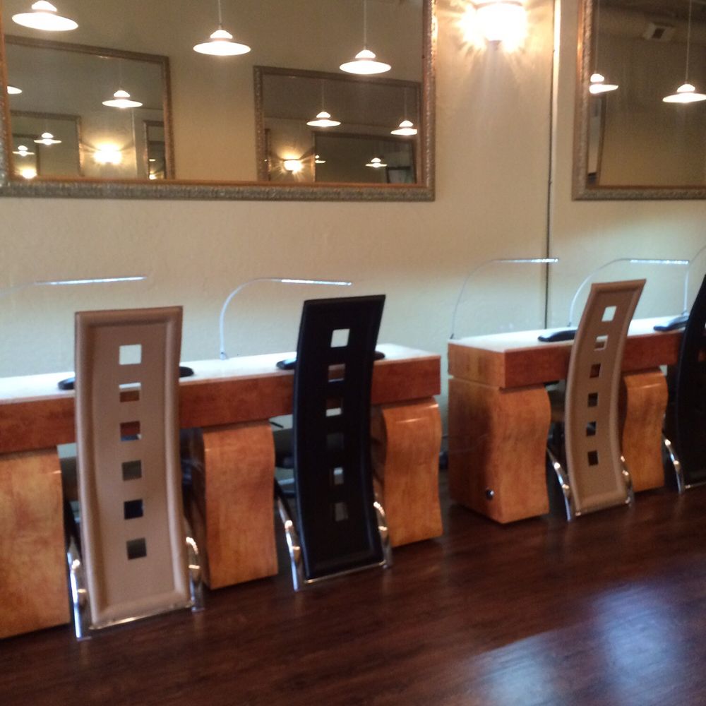Dola Nails - Gorgeous clean place. - Nail Salons Near Me - Lake Oswego, Oregon