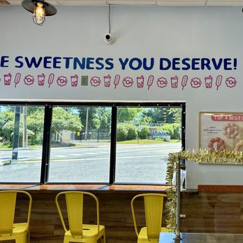 Mochiatsu Media - Window Seating - Donuts Near Me - Media, Pennsylvania Mochiatsu Media - Window Seating - Donuts Near Me - Media, Pennsylvania