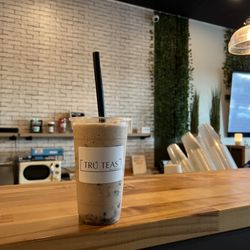 Tru Teas - Earl Grey & lavender smoothie, with oat milk and crystal boba