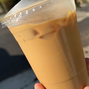 CAFE/5 - Vanilla bean latte - Coffee & Tea Near Me - Los Angeles, California
