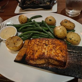 Seasons 52 - Cedar Plank - Roasted Salmon w green beans and potatos - New American Near Me - Phoenix, Arizona