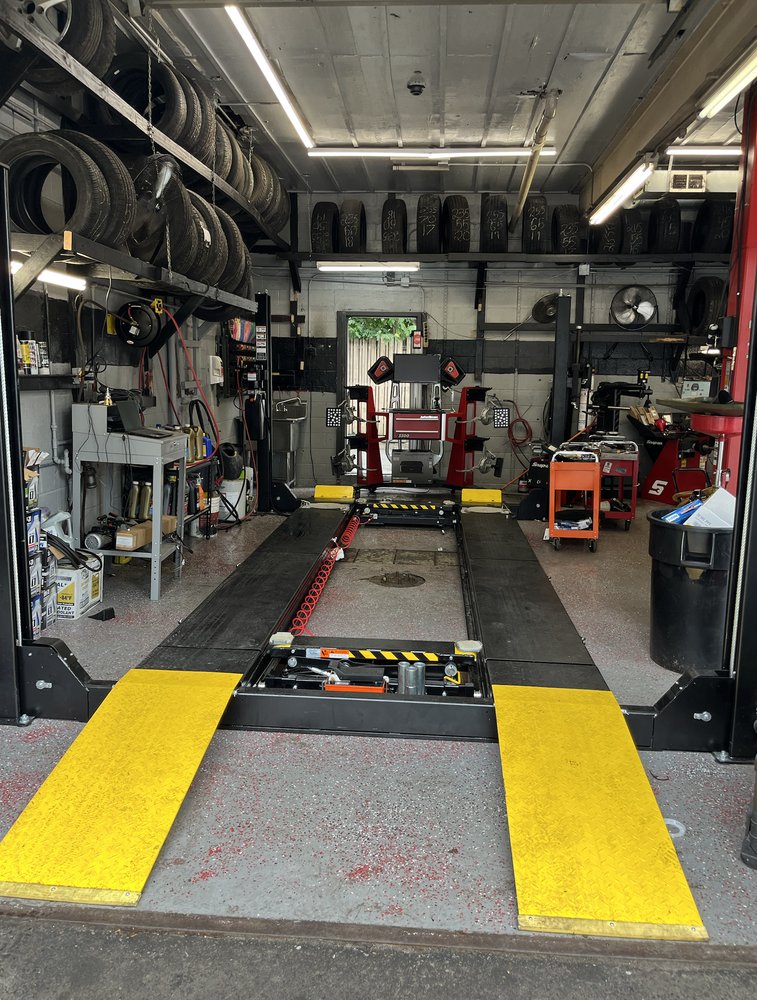 APPLE TIRE & AUTO SERVICE 18 Photos & 40 Reviews 260 W Scott Ave