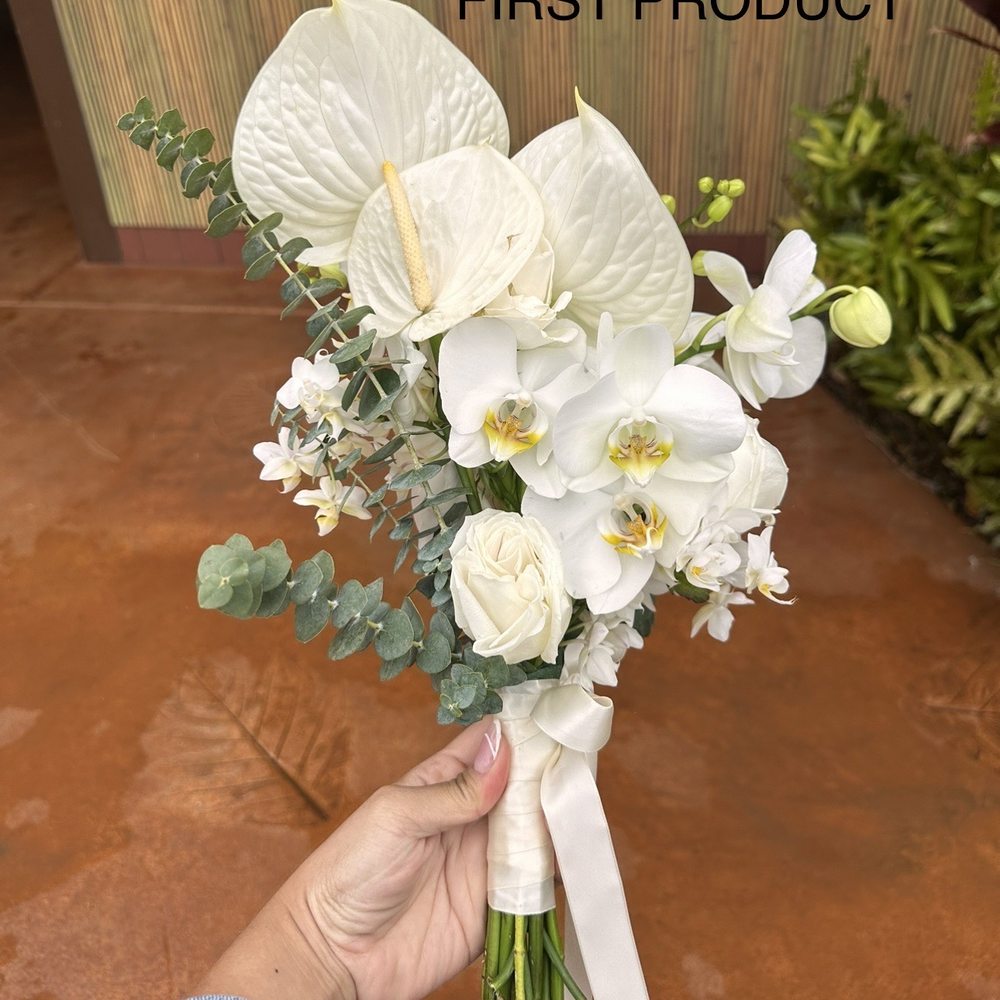 The Pua Bar - The first "luxe bridal bouquet" received - Florists Near Me - Lihue, Hawaii The Pua Bar - The first "luxe bridal bouquet" received - Florists Near Me - Lihue, Hawaii