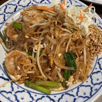 Sisters Thai Kitchen - Prawn pad thai - Thai Near Me - Roseville, California Sisters Thai Kitchen - Prawn pad thai - Thai Near Me - Roseville, California
