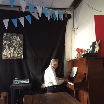 Tiempos Modernos - Mientras almorzas, suena el piano ao vivo. - Jazz & Blues Near Me - Buenos Aires, C