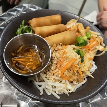 Culantro & Basil Pho Bistro - Veggie tofu vermicelli - Vietnamese Near Me - West Covina, California Culantro & Basil Pho Bistro - Veggie tofu vermicelli - Vietnamese Near Me - West Covina, California