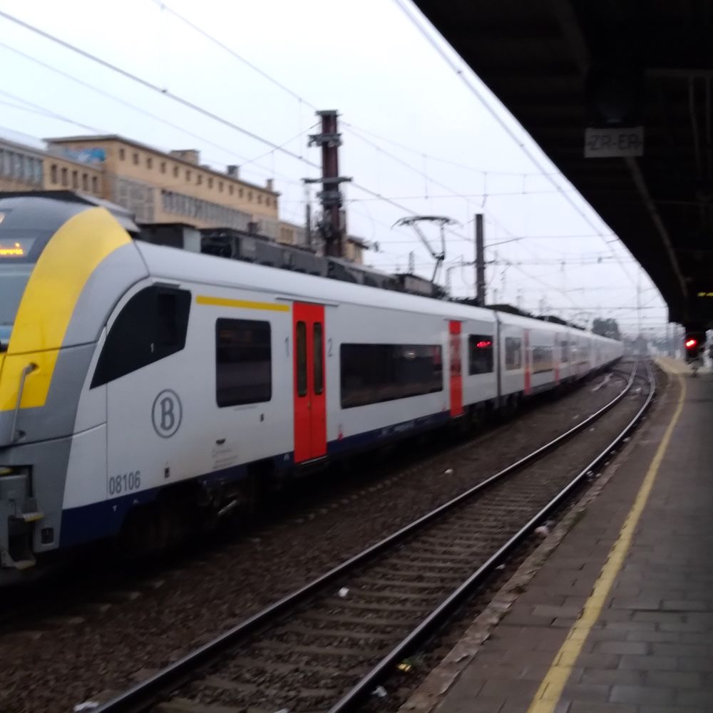 Gare de Bruxelles-Midi - Platform & Train - Train Stations Near Me - Brussels, BRU