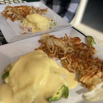 Gangnam Cafe - Crab Benedict (they use real crab instead of just imitation) w/ hashbrowns - American Near Me - Concord, California