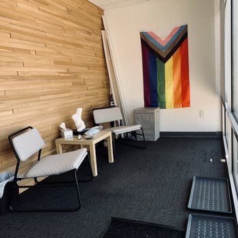 Healing Roots Acupuncture - Waiting Room & Entrance - Massage Near Me - Lakewood, Colorado Healing Roots Acupuncture - Waiting Room & Entrance - Massage Near Me - Lakewood, Colorado
