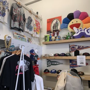 Harbors Vintage - Used, Vintage & Consignment Near Me - Honolulu, Hawaii