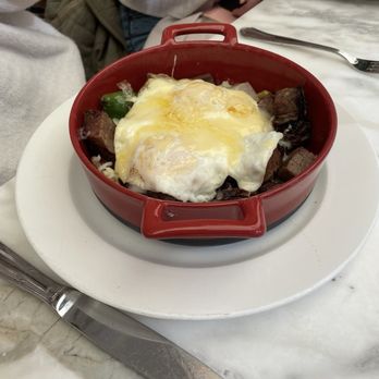 Deer Path Inn - Brisket skillet - Hotels Near Me - Lake Forest, Illinois