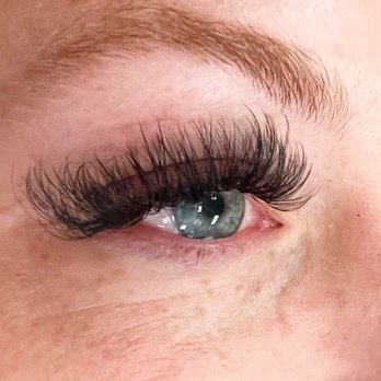 Honey Bee Lash Studio - Long and Fluffy Volume Set by Cynthia - Eyelash Service Near Me - Puyallup, Washington