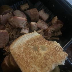 Burnt End BBQ - WHOLE HOG