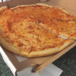 Carmel's Brick Oven Pizza and Cafe - Tasty pizza, good crust. Yum.