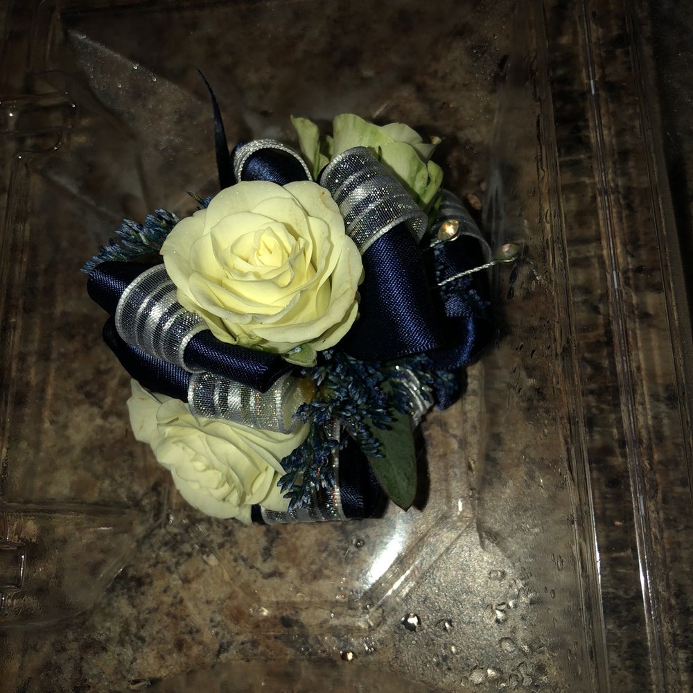Corsage Corsage