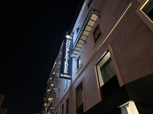 DoubleTree by Hilton Lisbon - Fontana Park by null