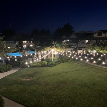 Seacliff Inn Aptos, Tapestry Collection by Hilton - Just one of the grass areas for pet relief - Hotels Near Me - Aptos, California Seacliff Inn Aptos, Tapestry Collection by Hilton - Just one of the grass areas for pet relief - Hotels Near Me - Aptos, California