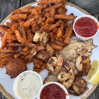 Ellis Creek Fish Camp - Combo Plates 2 Hushpuppies Sweet Potato Fries - Seafood Near Me - Charleston, South Carolina