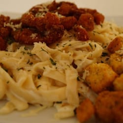 Tunkuruchu - Tunkuruchu, Pasta Alfredo con Pollo