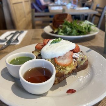 Le Pain Quotidien - *NEW* Pistachio Strawberry French Toast - Bakeries Near Me - Beverly Hills, California Le Pain Quotidien - *NEW* Pistachio Strawberry French Toast - Bakeries Near Me - Beverly Hills, California
