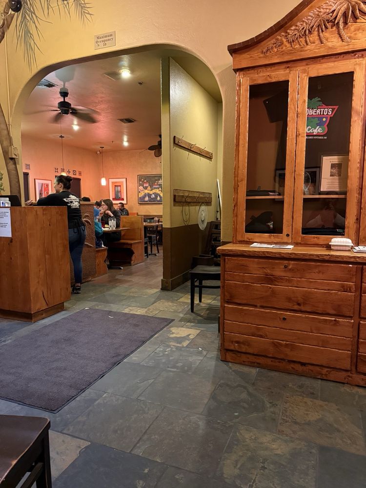 Roberto's Cafe