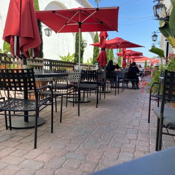 Broken Yolk Cafe - Outdoor seating available during Covid - Breakfast & Brunch Near Me - Costa Mesa, California Broken Yolk Cafe - Outdoor seating available during Covid - Breakfast & Brunch Near Me - Costa Mesa, California