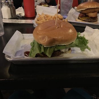 LINDY’S ON 4TH - Updated November 2024 - 539 Photos & 665 Reviews - 500 ...