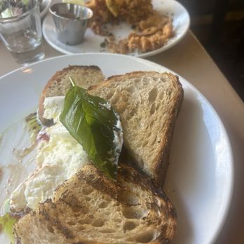 a mano - Italian Near Me - Atlanta, Georgia