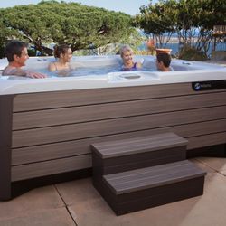 Luxury Pool & Spa
