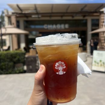 Chagee Modern Teahouse - Peach Oolong Pure Tea - Tea Rooms Near Me - San Diego, California