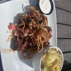 Two Rivers Lodge Bar & Grill - Steak Bites and Mashed Potatoes