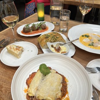 Mama - Ricotta cannelloni and Mama's sugo, meatballs, and house made focaccia bread (must add this on!!) - Italian Near Me - Oakland, California