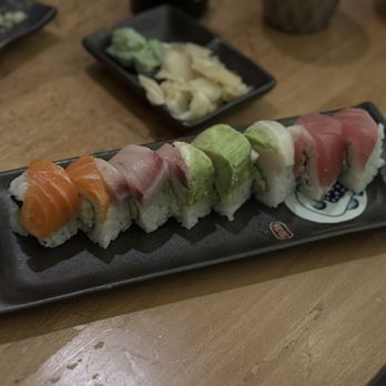 Izakaya Mai - Rainbow Roll - Sushi Bars Near Me - San Mateo, California