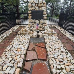 Gravesite of Buffalo Bill Cody & Louisa Maud Cody (wife) 06-30-2023 Gravesite of Buffalo Bill Cody & Louisa Maud Cody (wife) 06-30-2023