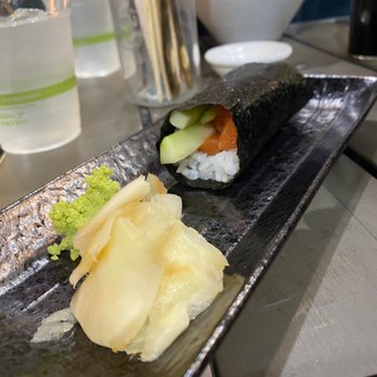 Burosu Ramen - Salmon Shiso Temaki - Ramen Near Me - Studio City, California Burosu Ramen - Salmon Shiso Temaki - Ramen Near Me - Studio City, California