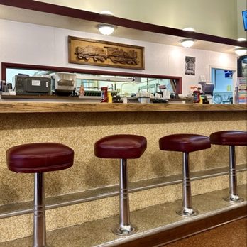 Timbers Restaurant & Lounge - The very cool vintage counter. - Diners Near Me - Toledo, Oregon