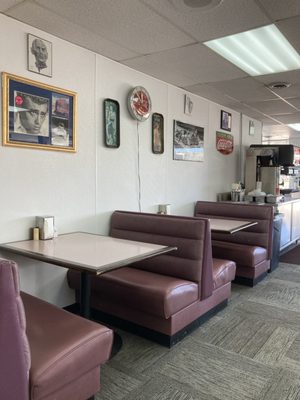 Cree-Mee Drive In by null