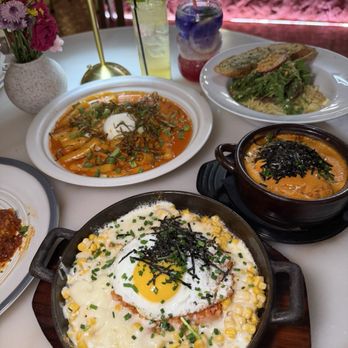 GIWA - corn cheese fried rice, Rosé Tteokbokki, creamy bulgogi pasta, creamy uni tobiko rice pot - Breakfast & Brunch Near Me - Santa Clara, California