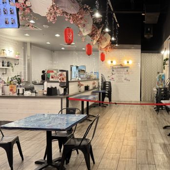 Boba Toko - Inside with 1/2 of the store closed off and the manager unplugged the machines. - Bubble Tea Near Me - Tempe, Arizona