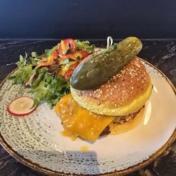 Croissante - Spicy chicken burger - Cafes Near Me - Santa Clara, California