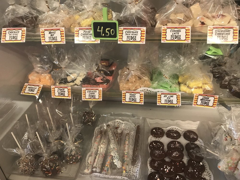 THE CORNER STORE Updated September 2024 11 Photos 439 Broadway St