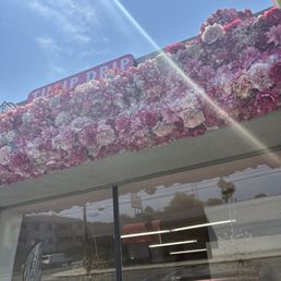 Exterior photo of Tulip Drip Flowers - Sherman Oaks, California Exterior photo of Tulip Drip Flowers - Sherman Oaks, California